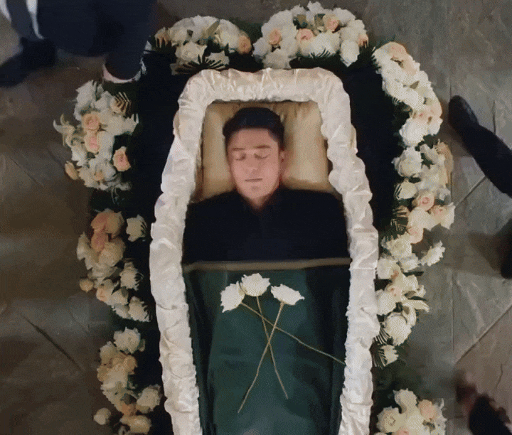 Hình ảnh Hoắc Kiến Hoa tự tổ chức tang lễ gây sốc