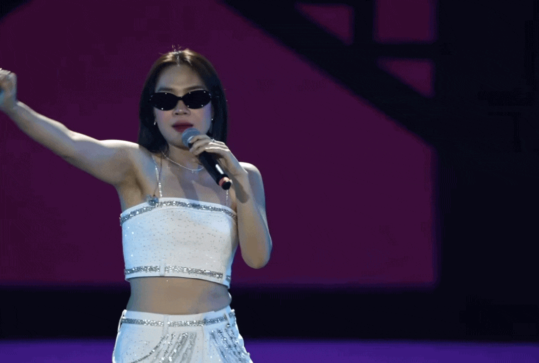 Mỹ Tâm cởi phăng áo khoe trọn visual nữ thần, set diễn đỉnh cao “tiễn” 2025 tại HOZO CITY TẾT FEST