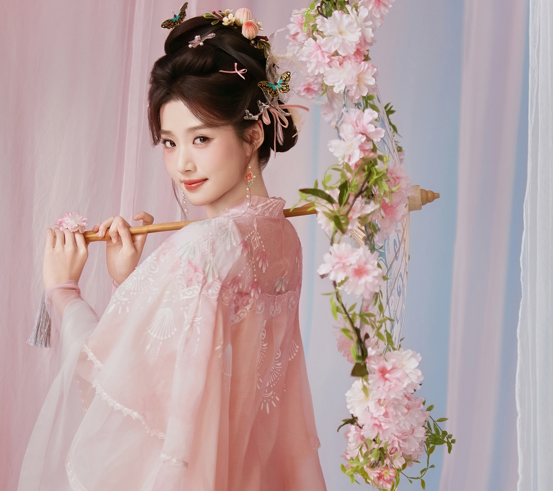 Nhan sắc trong trẻo ngọt ngào của Lư Dục Hiểu chinh phục khán giả