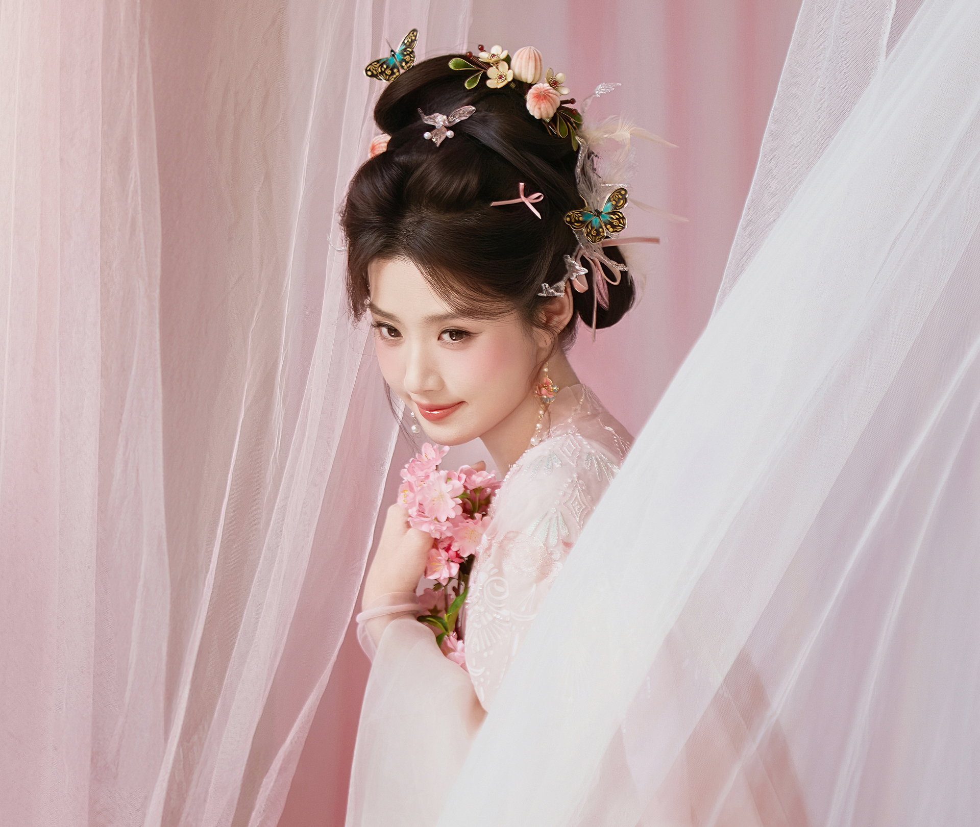 Nữ diễn viên chia sẻ cô không muốn lúc nào cũng phải tỏ ra xinh đẹp mà sẽ biến hóa phù hợp với vai diễn