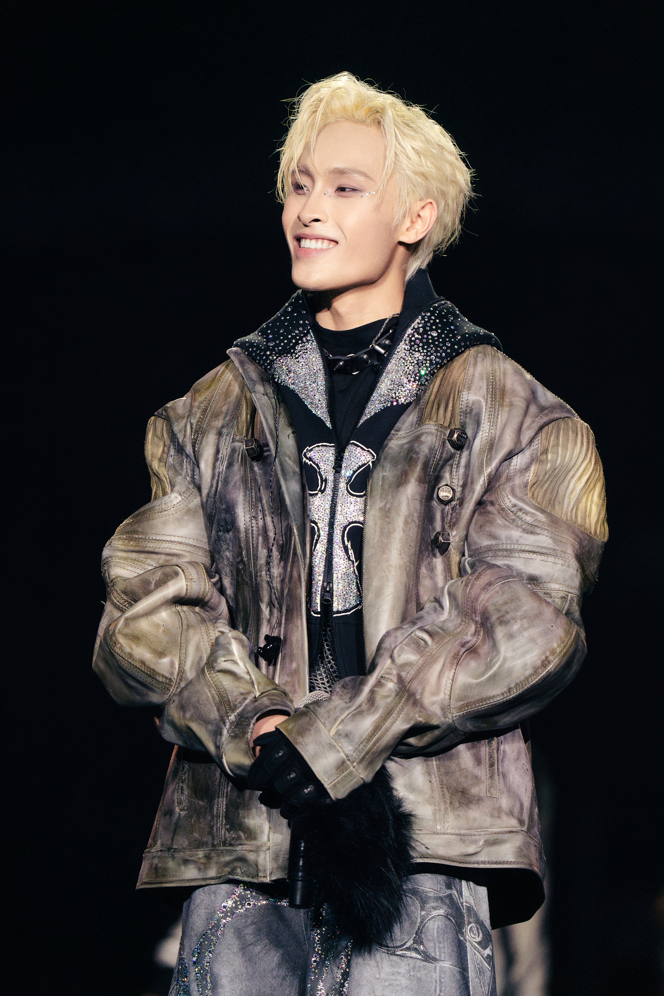 Không ít ý kiến từ cộng đồng mạng cũng bày tỏ sự tiếc nuối cho nam ca sĩ (Ảnh: FBNV)