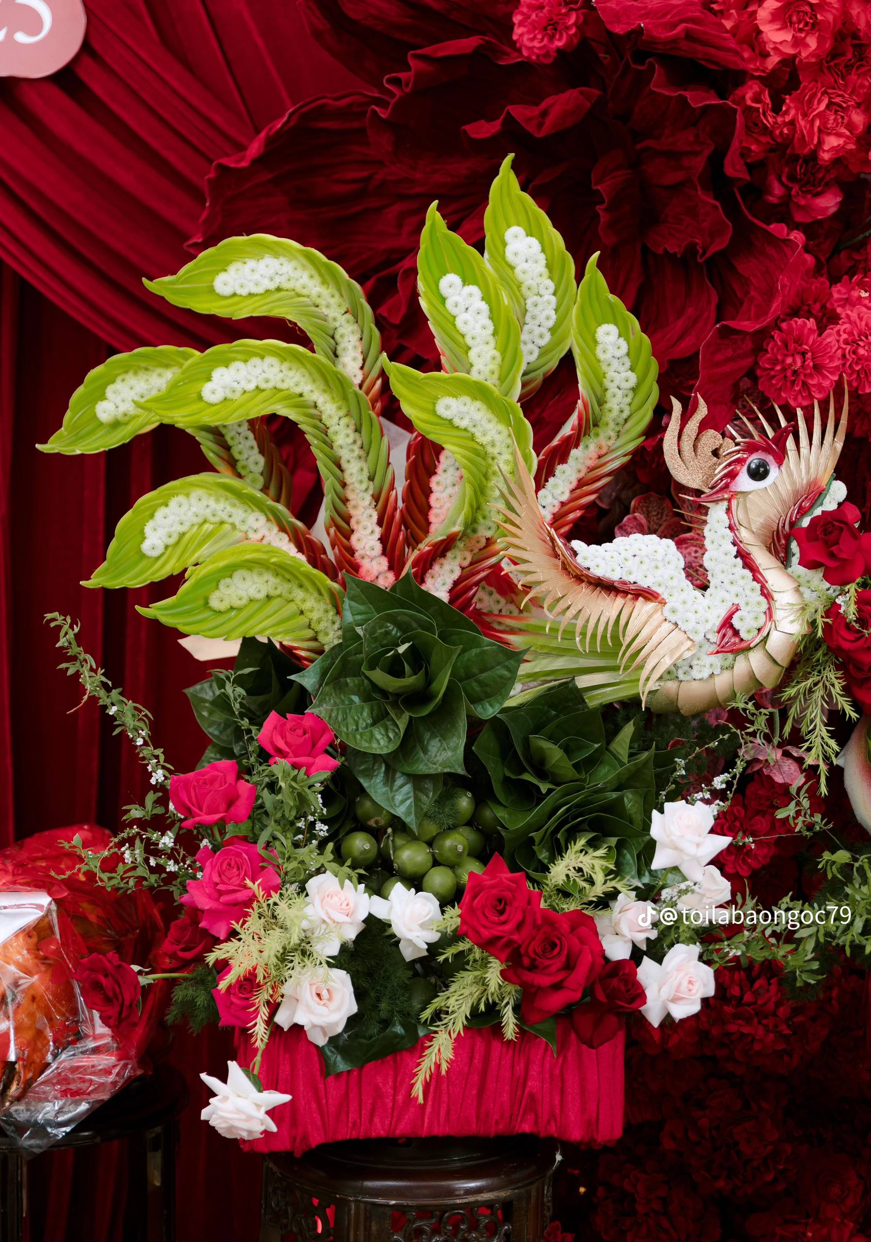 Đám hỏi dâu Việt - rể Mông Cổ hot nhất MXH lúc này, nhà trai gây chú ý với tháp bánh lạ trên bàn lễ