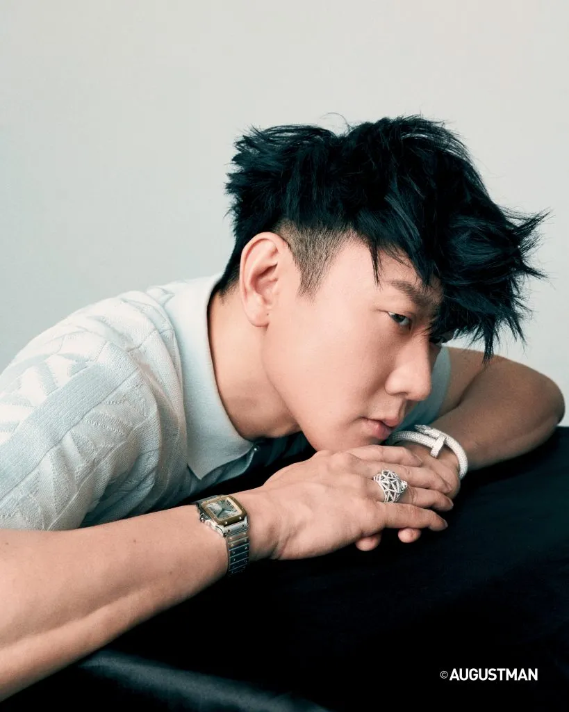 Anh chỉ gửi lời cảm ơn fan vì đã vất vả bảo vệ mình, đồng thời bày tỏ sự mệt mỏi trước những ồn ào