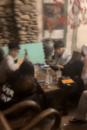 2 bản nhạc Việt đang khiến giới trẻ cảm thấy vô cùng khó xử