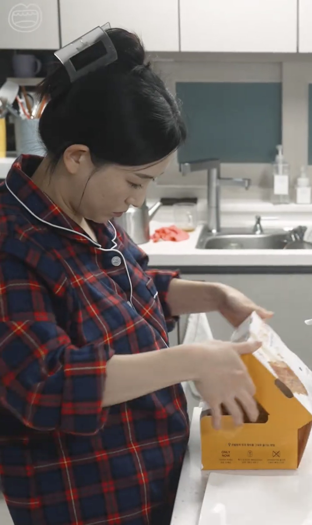 Hamzy từng gây tranh cãi khi có bầu nhưng vẫn ăn lượng lớn đồ ăn cay nóng, uống bia