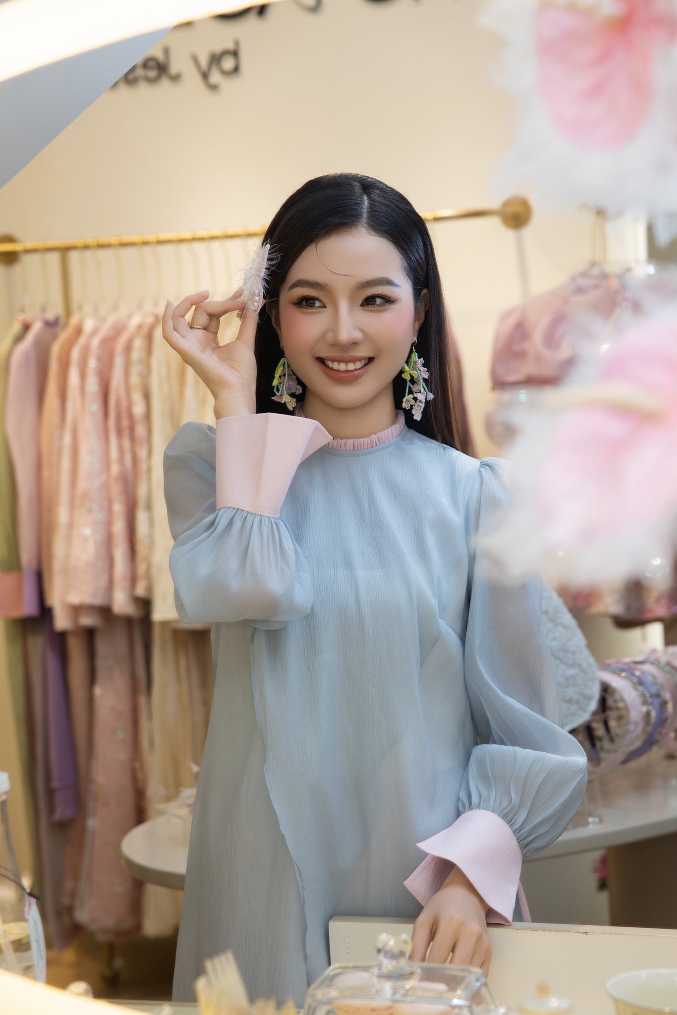 Ở Việt Nam có 1 gương mặt chưa quá nổi tiếng nhưng nói về ĐẸP thì ai cũng đòi 