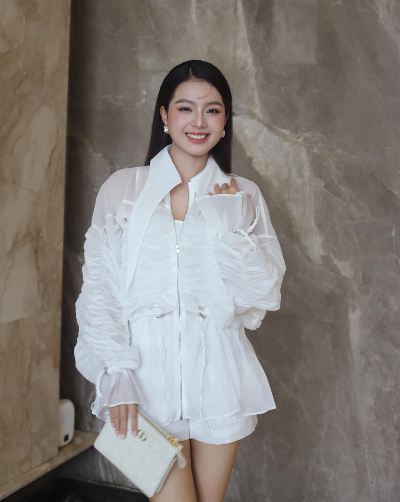 Ở Việt Nam có 1 gương mặt chưa quá nổi tiếng nhưng nói về ĐẸP thì ai cũng đòi 