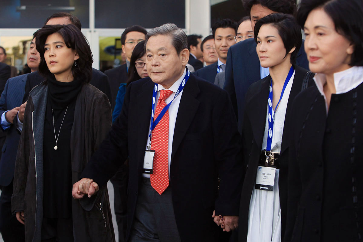 Cố Chủ tịch Lee Kun Hee và 2 con gái