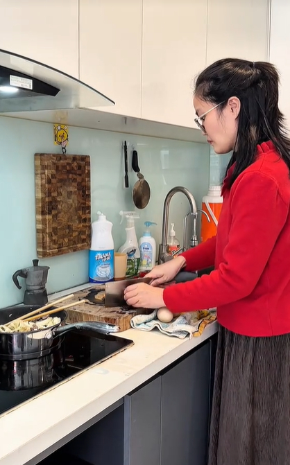 Nga cho biết làm nghề này cần sự chăm chỉ, tỉ mẩn và thật thà