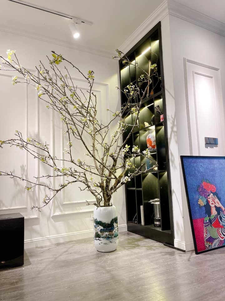 Nam ca sĩ rất chỉn chu, chăm chút decor từng góc nhà