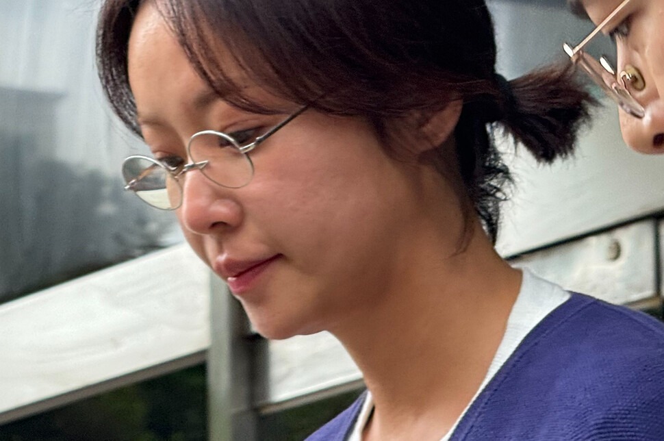 Nữ diễn viên bật khóc sau khi nhận án tù treo. Ảnh: Nate