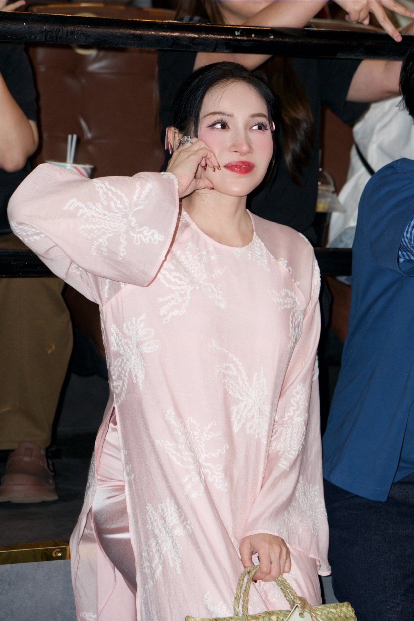  Nữ diễn viên miền Tây giàu nhất Vbiz: Tiền nhiều đến mức rải khắp nơi, nhan sắc ngoài đời đẹp gấp 100 lần trên phim