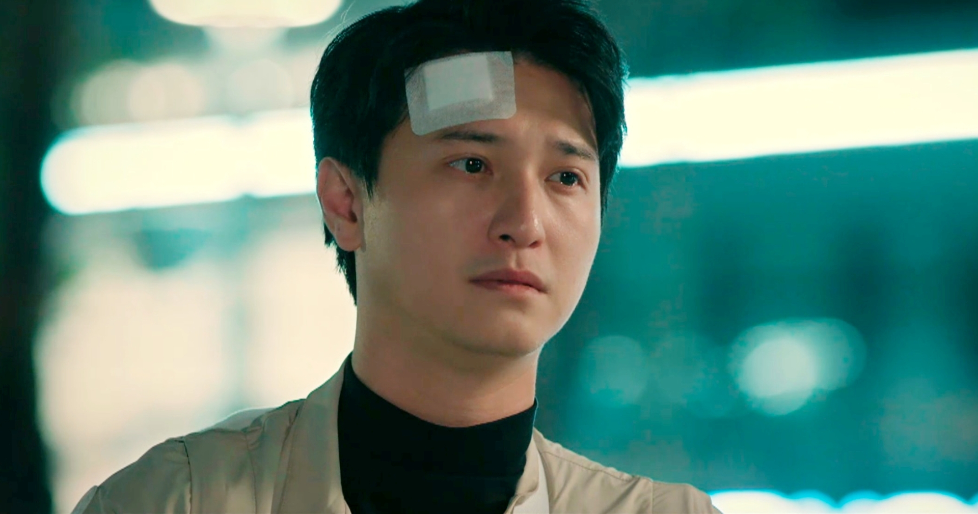 Bách lấy lại trí nhớ và muốn nối lại tình cảm với Tú