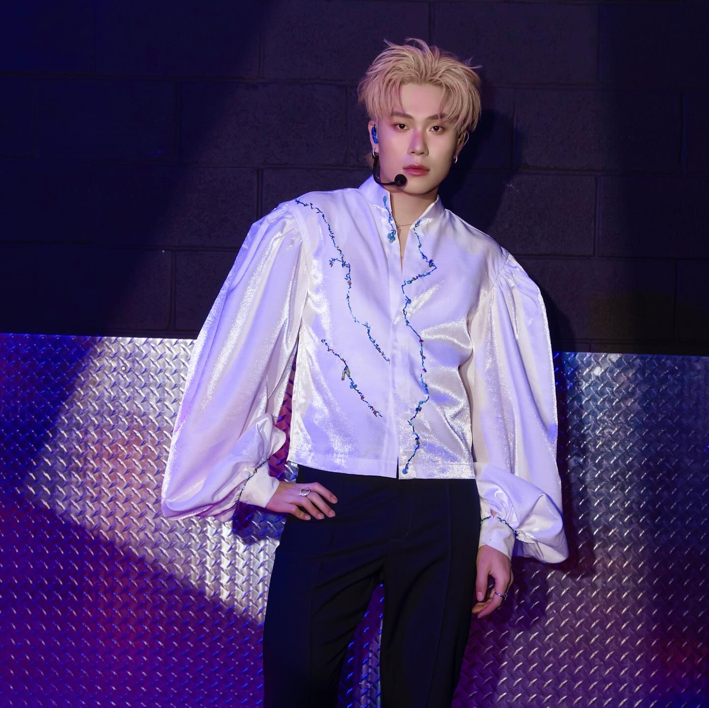 Một bộ phận fan bày tỏ sự đồng cảm, cho rằng Dương Domic đang trải qua giai đoạn áp lực nặng nề cả về tinh thần lẫn hình ảnh cá nhân (Ảnh: FBNV)