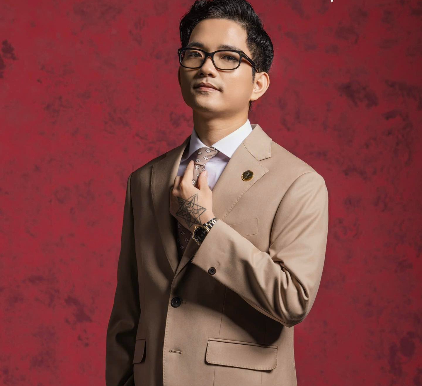 Titan - cựu HLV của Saigon Phantom (SGP) thừa nhận yêu nam giới khi đang có vợ là ai?