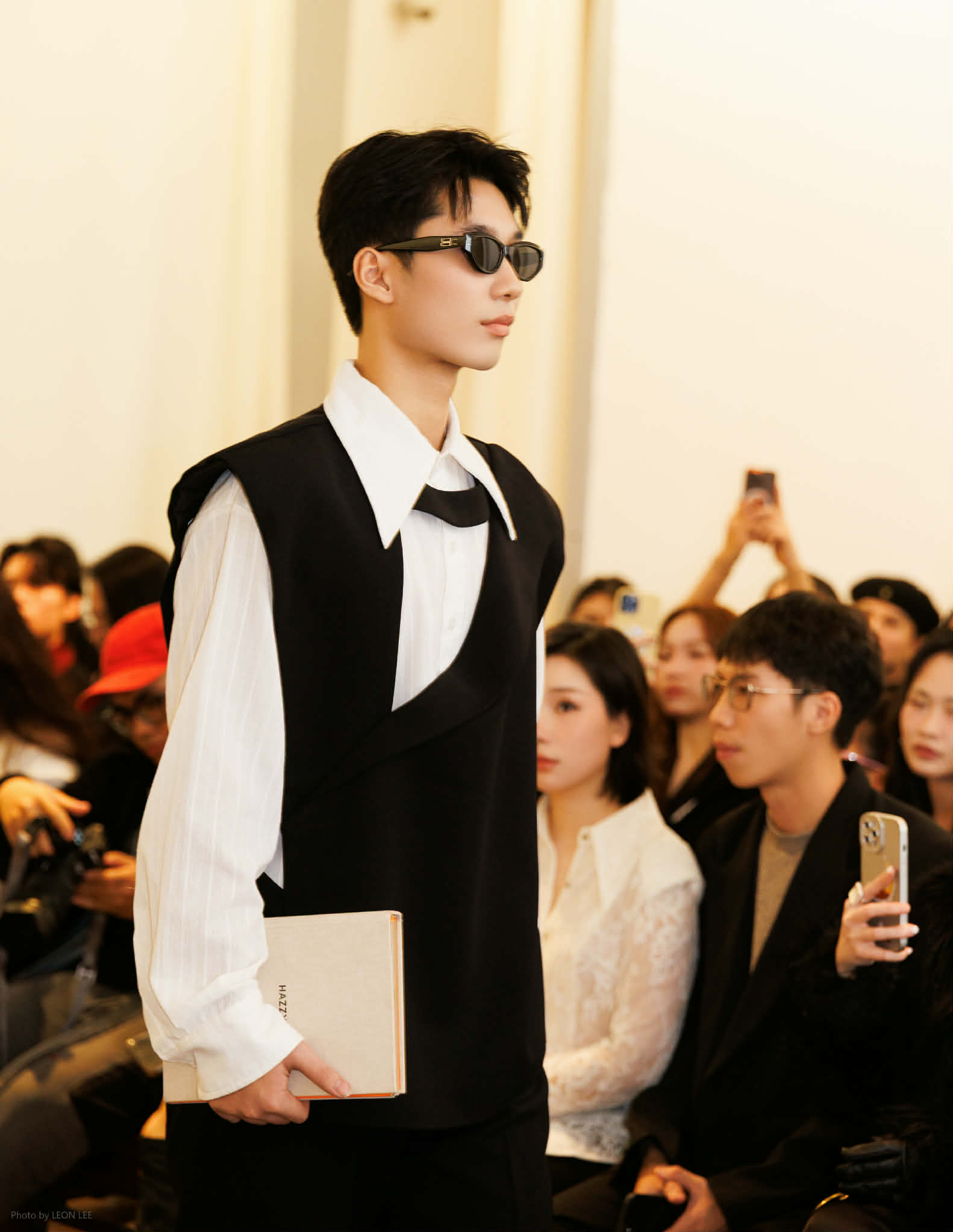 Song song với việc học, Thắng vẫn duy trì công việc người mẫu tự do. Ảnh: NVCC