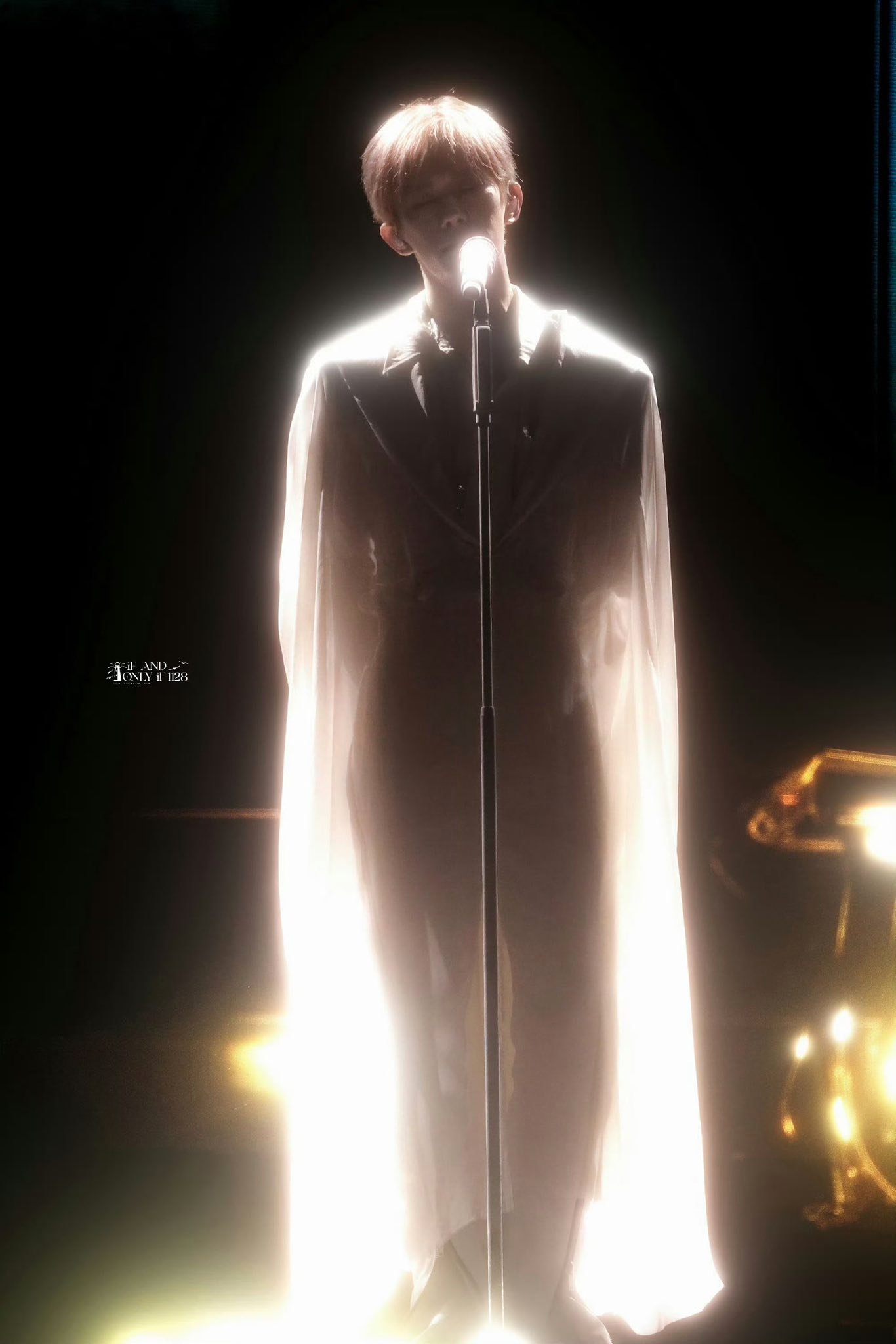 Siêu concert bị nghi hút hết 