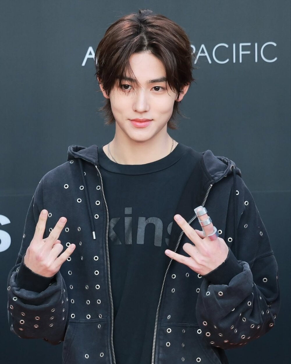 Seonghyeon (2009) gây kinh ngạc bởi tư duy viết lời và soạn nhạc nhạy bén dù tuổi đời còn rất trẻ (Ảnh: X)