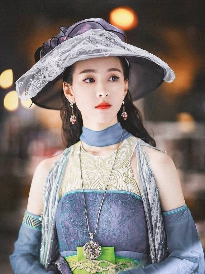 Mỹ nhân cứ mặc sườn xám là thời gian đảo ngược 100 năm: Mỗi khung hình là 1 bức họa, khí chất showbiz hiếm thấy