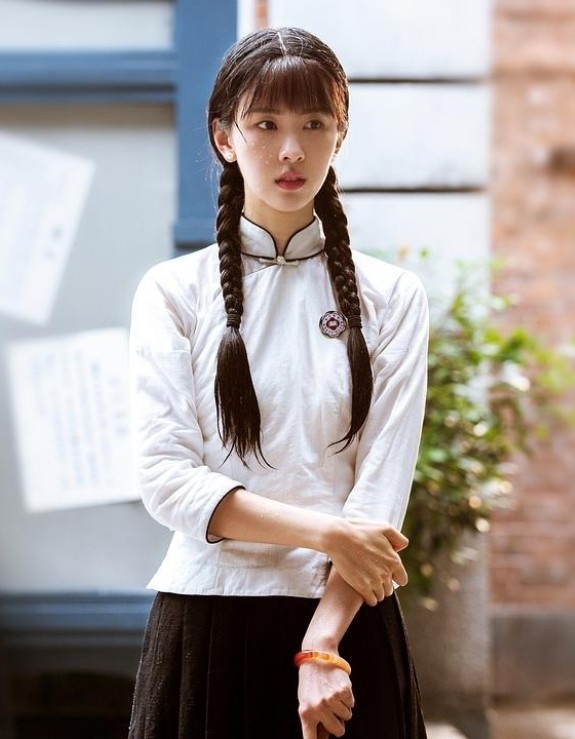 Mỹ nhân cứ mặc sườn xám là thời gian đảo ngược 100 năm: Mỗi khung hình là 1 bức họa, khí chất showbiz hiếm thấy