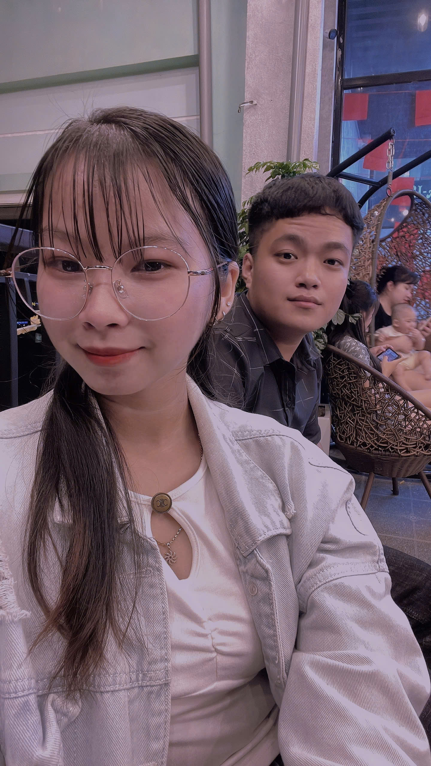 Trước đó cặp đôi đã có khoảng thời gian phải yêu xa