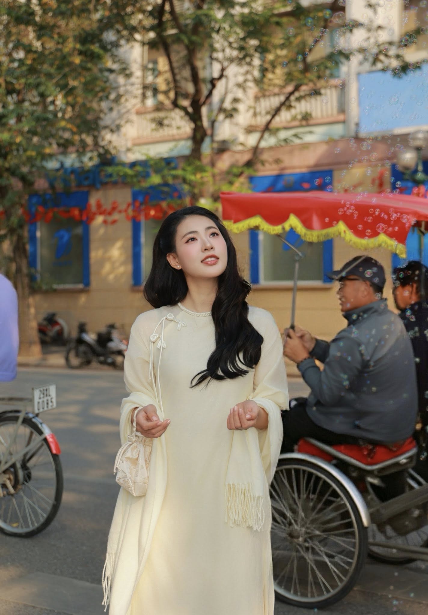 Việt Nam có 1 mỹ nhân đúng chuẩn “sách giáo khoa visual” nhưng cứ cất giọng là nhan sắc giảm hẳn một nửa