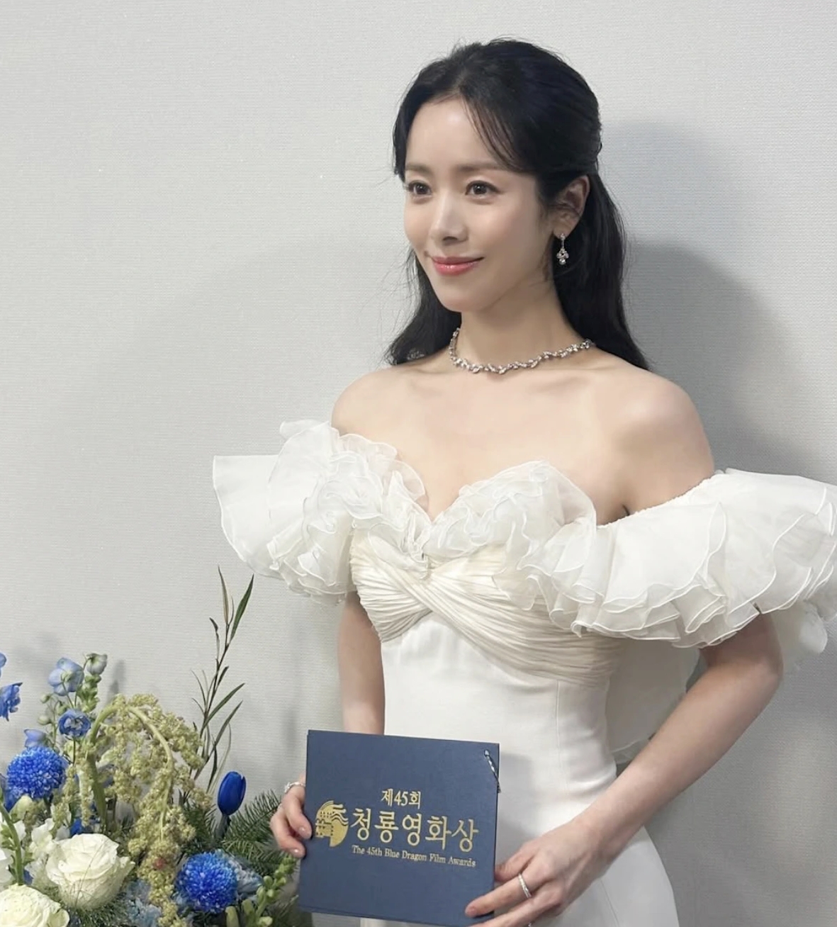 Han Ji Min là sao nữ có đời sống trong sạch nhưng bị ảnh hưởng nhiều bởi bạn diễn