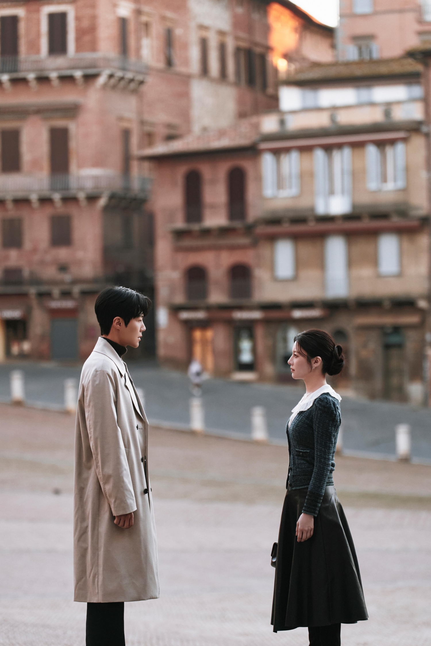 Phim lấy bối cảnh ở nhiều quốc gia khác nhau, mang tới phần nhìn đẹp mỹ mãn.