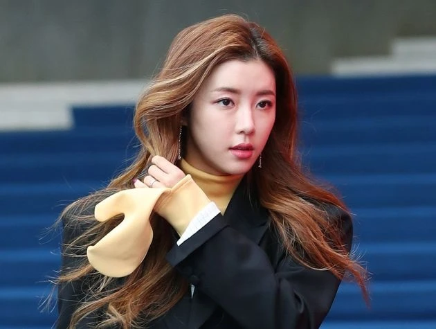 Nữ diễn viên phim giờ vàng tái xuất sau khi chồng đại gia bị bắt, netizen phẫn nộ “đã ly hôn chưa mà đòi trở lại”