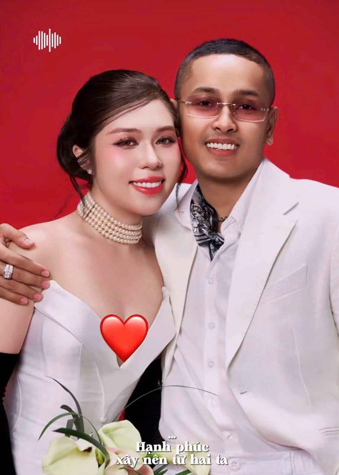 Dù công khai hình ảnh tình tứ bên vợ nhưng netizen vẫn tưởng anh chàng làm 