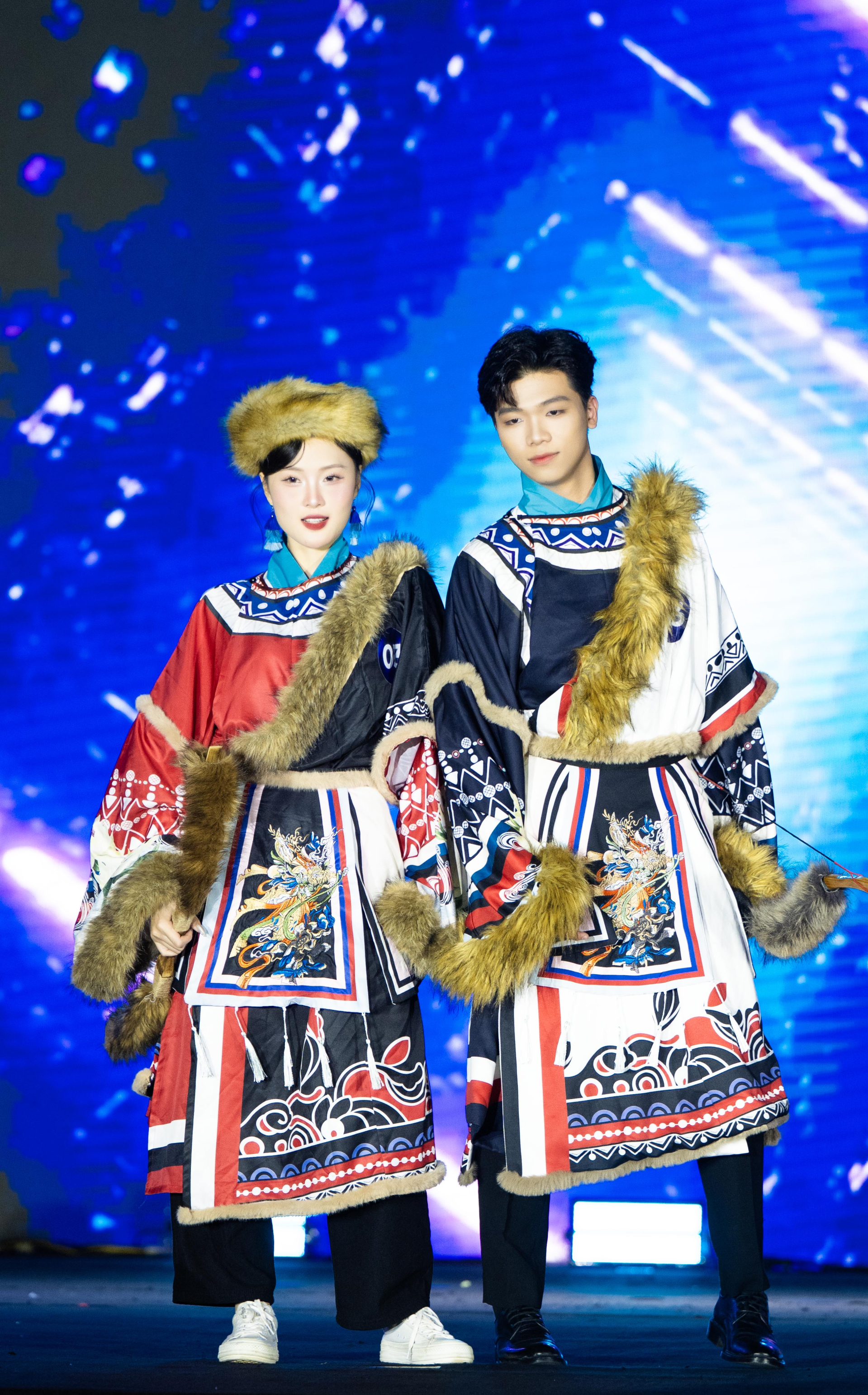 Được biết, cuộc thi năm nay lấy chủ đề  “Steel in Silk”.  