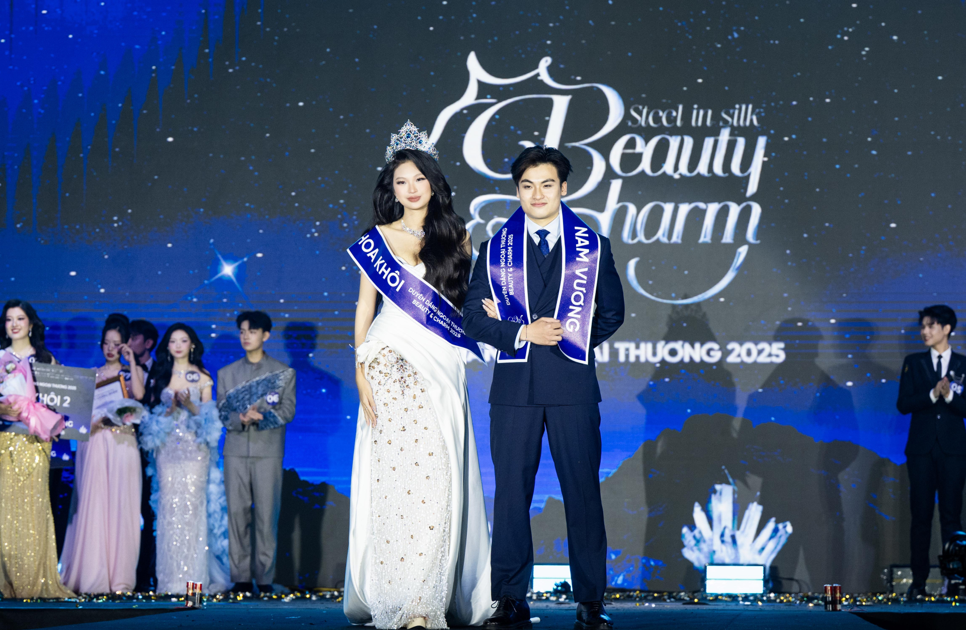 Đã tìm ra nữ sinh xinh nhất Ngoại thương: Hoa hậu tương lai đây rồi!