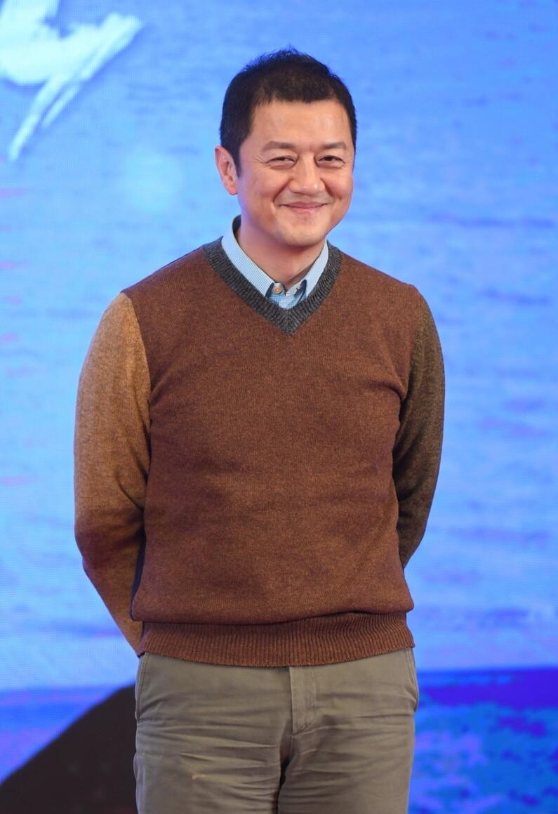 Nhiều người không đánh giá cao cách Lý Á Bằng kinh doanh thu lỗ rồi mang hành động từ thiện của mình ra để 