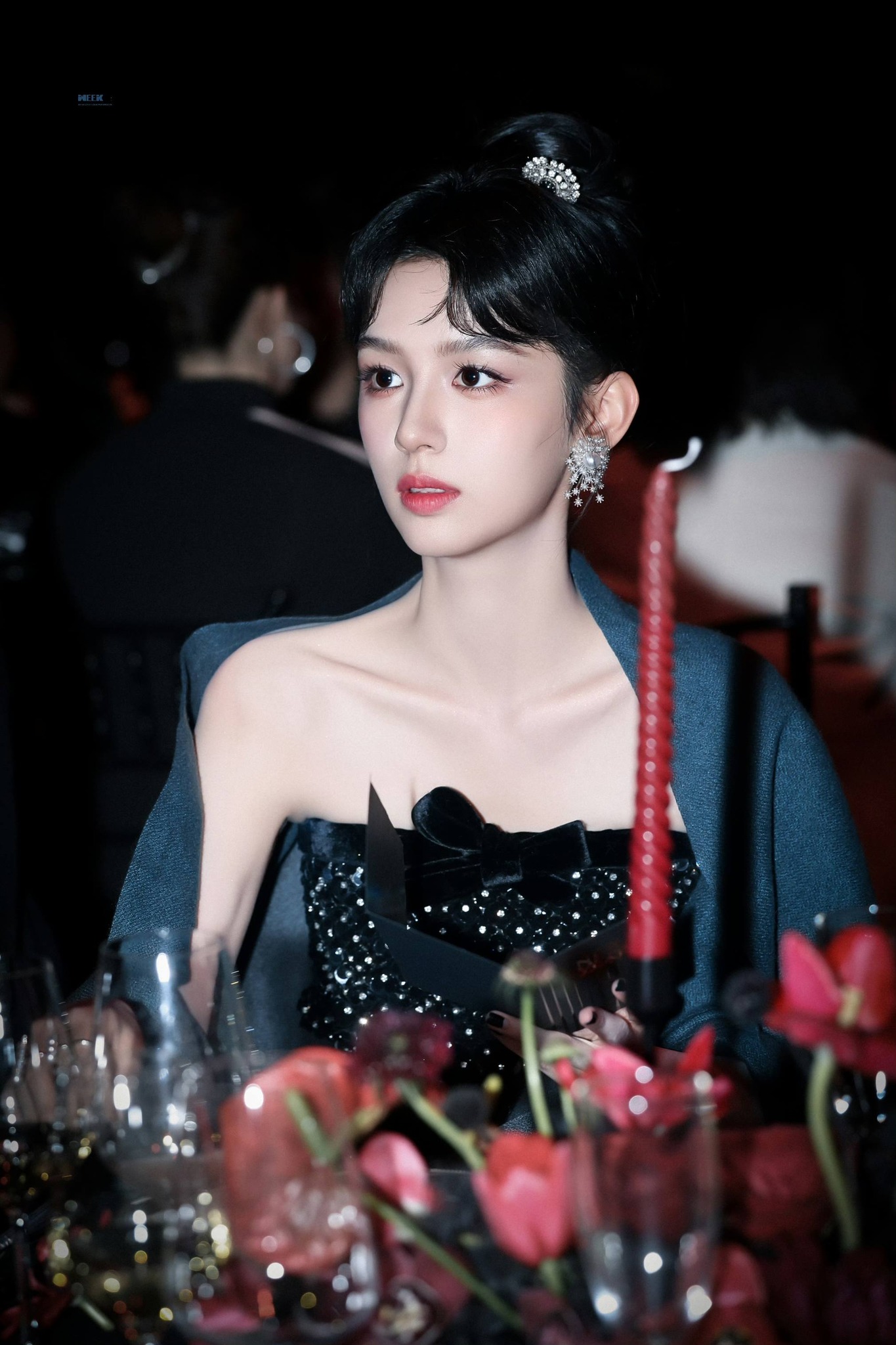 Showbiz có 1000 thiên kim tiểu thư thì mỹ nhân này vẫn là số 1: Sang từ tận xương tủy, đẹp chấn động thế gian