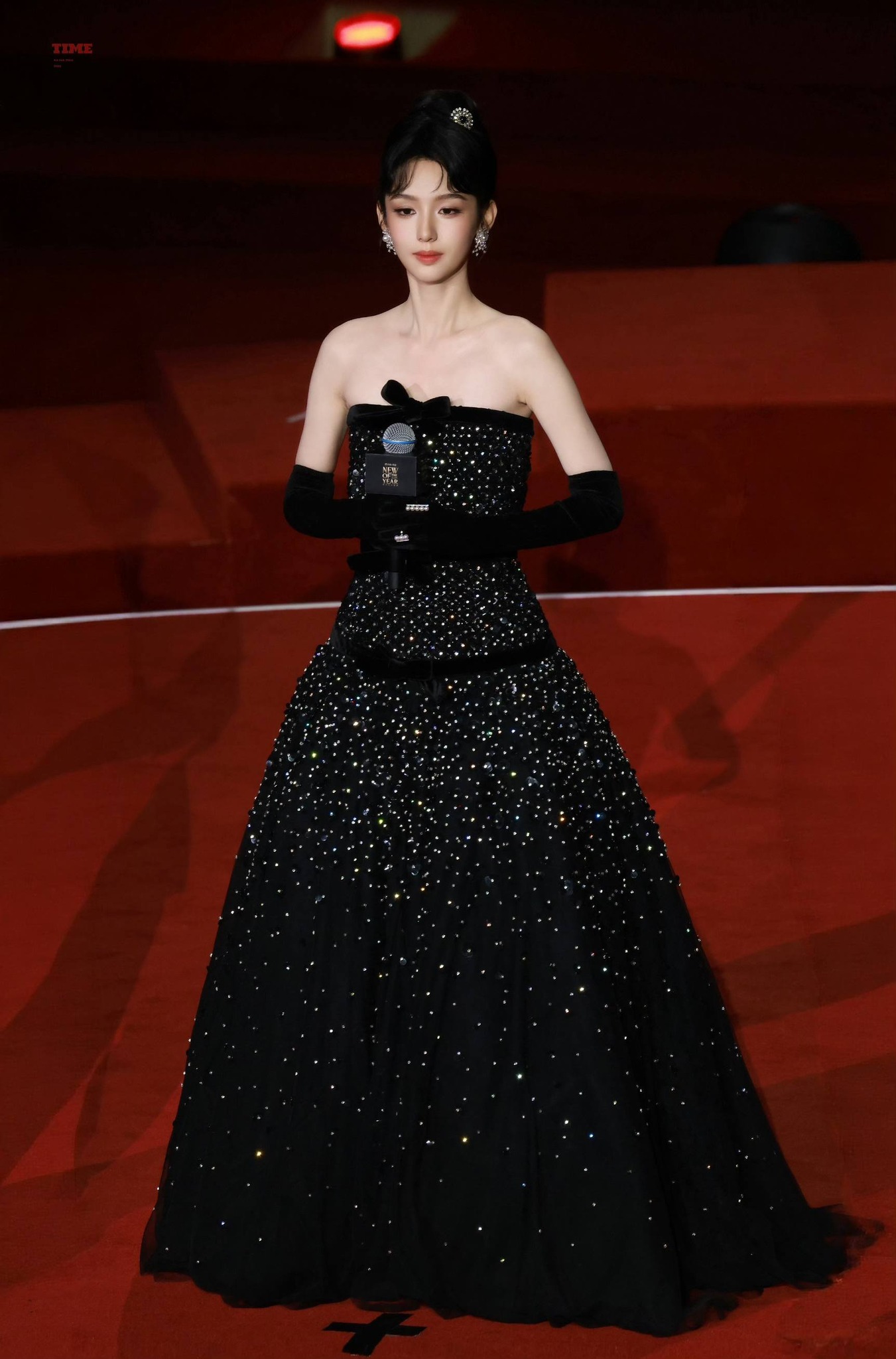 Showbiz có 1000 thiên kim tiểu thư thì mỹ nhân này vẫn là số 1: Sang từ tận xương tủy, đẹp chấn động thế gian