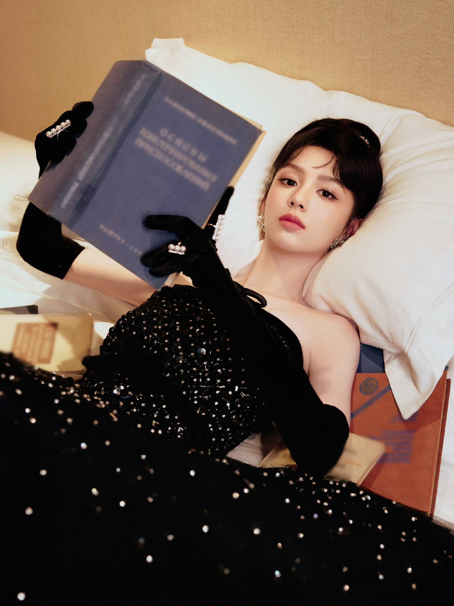 Showbiz có 1000 thiên kim tiểu thư thì mỹ nhân này vẫn là số 1: Sang từ tận xương tủy, đẹp chấn động thế gian