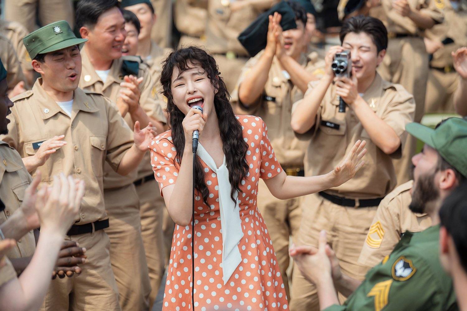 Hoa hậu Honey Lee vào vai ca sĩ trong phim