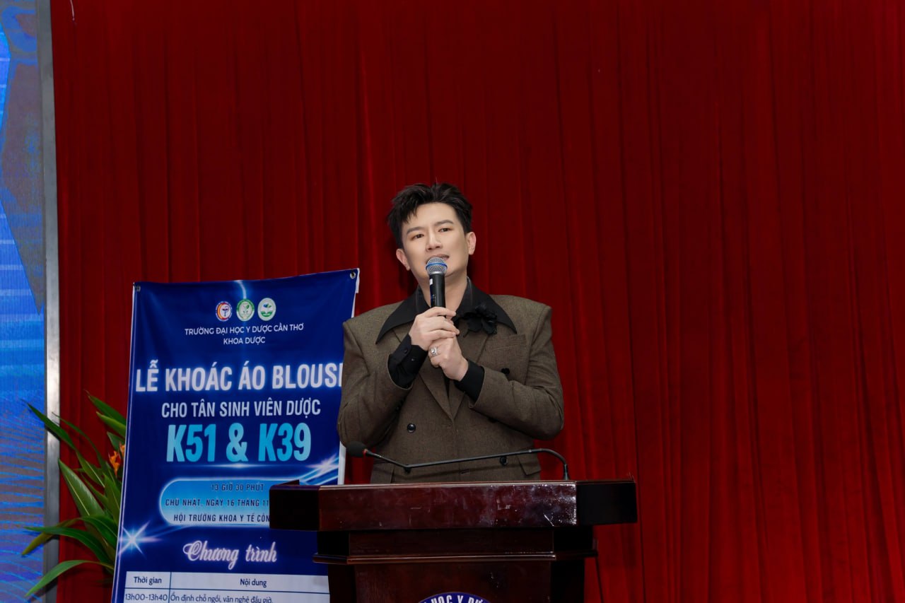 Dược Sĩ Tiến không phải là một cái tên xa lạ trong showbiz Việt (Ảnh: Facebook)