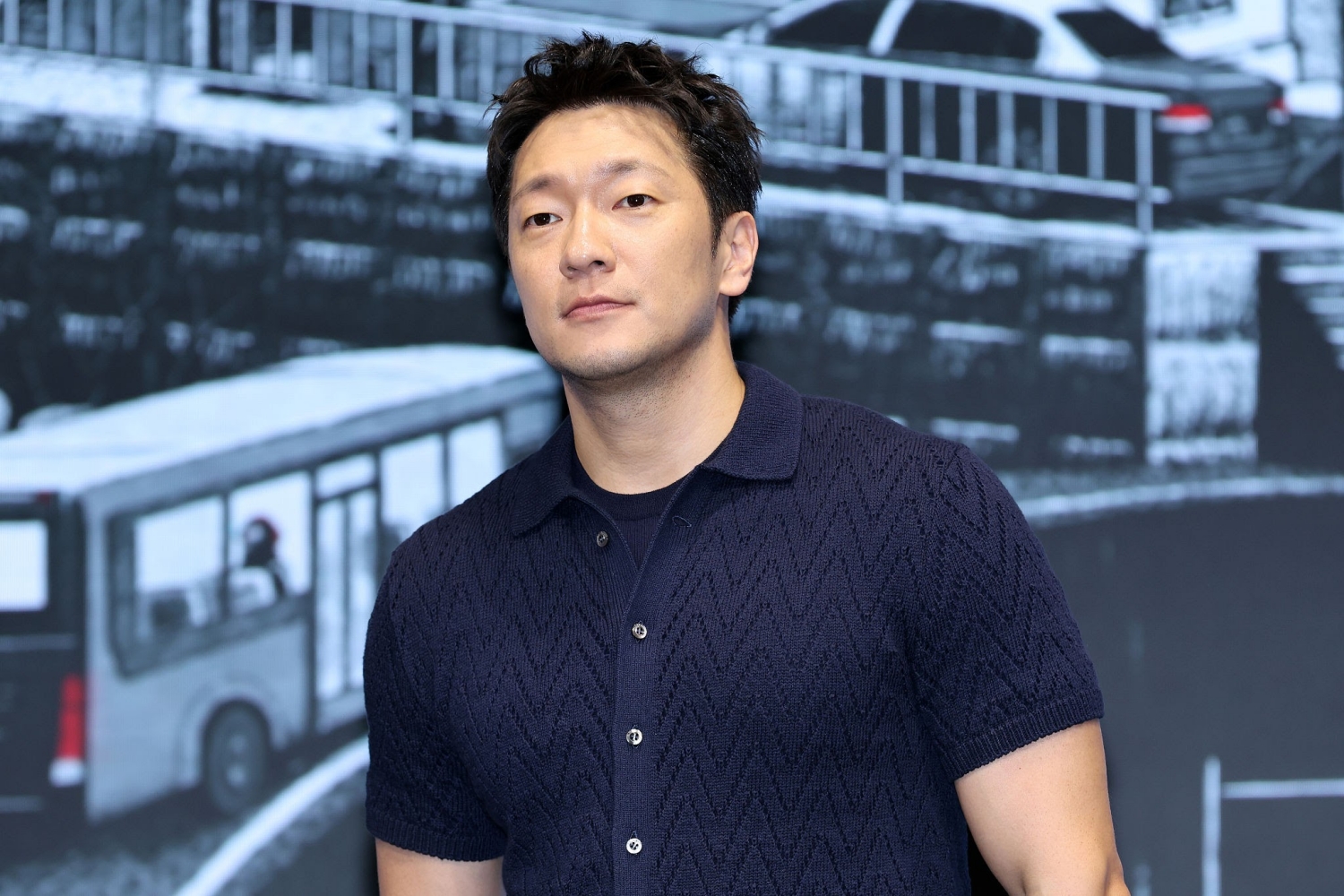 Son Seok Koo từng được mời đóng Tiếng Yêu Này Anh Dịch Được Không? trước cả Kim Seon Ho nhưng anh đã từ chối vì lý do cá nhân.