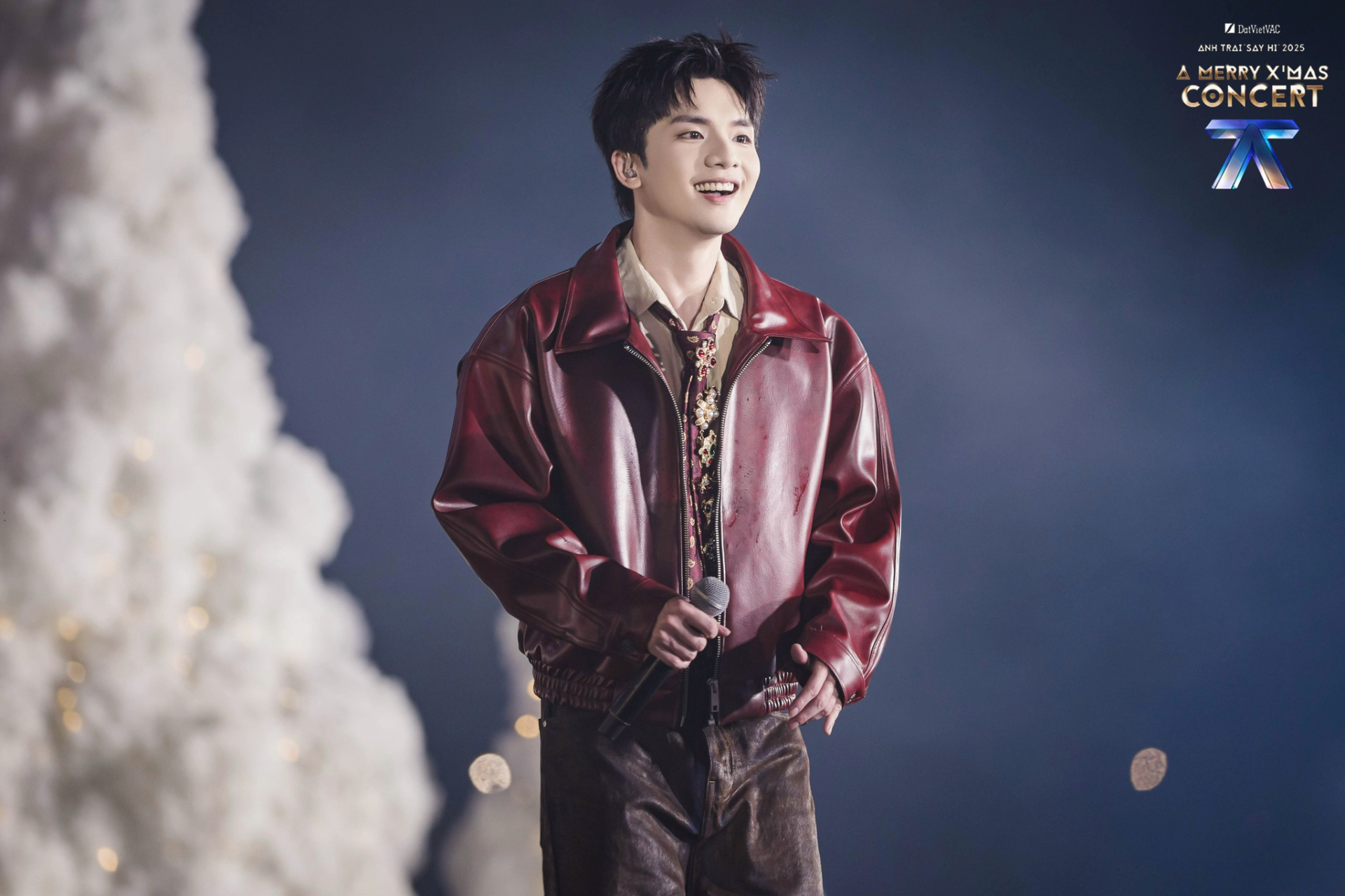 Nam ca sĩ debut 2 lần mới nổi tiếng: Fanmeeting cháy vé, 500 triệu lượt xem, ra 1 album “hốt bạc” cả đời