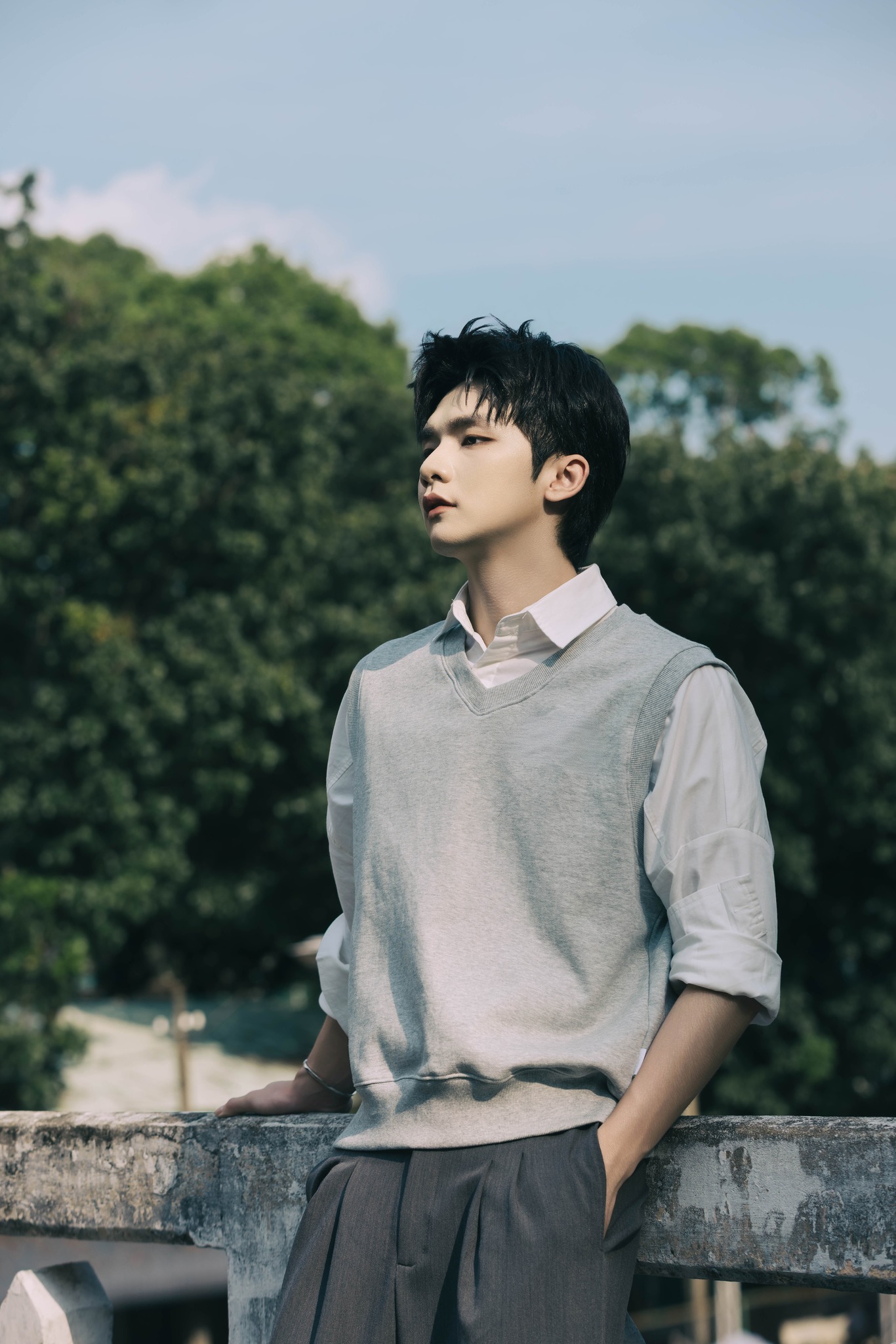 Sau khi nhóm tan rã, nam ca sĩ lựa chọn con đường solo (Ảnh: FBNV)