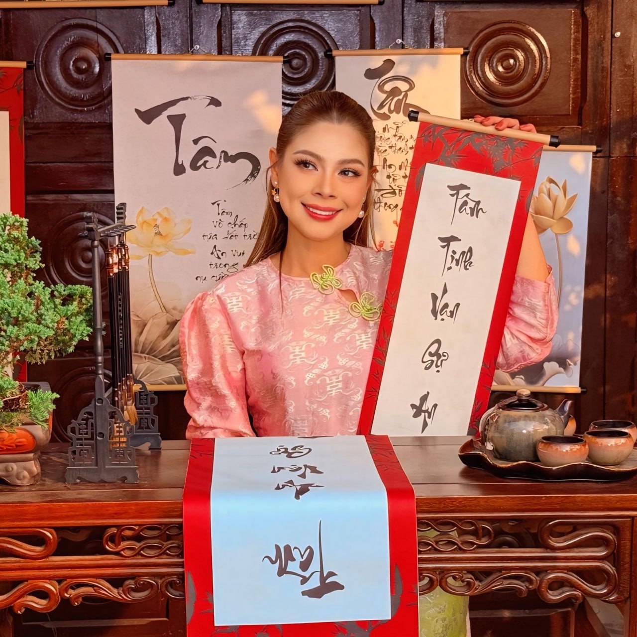 Thanh Thảo cũng nhận về nhiều ý kiến trái chiều khi trình làng bản cover ca khúc Kìa Tết Đang Sang 