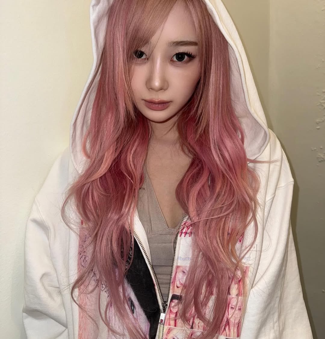 Mỹ nhân “vịt hoá thiên nga” chật vật: Khoe nhạc mới view giảm liên tục, cả đời bị chê bất tài