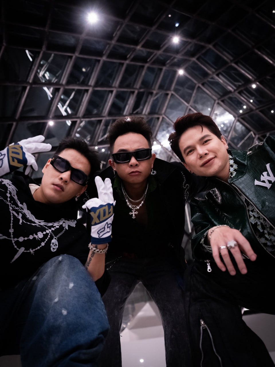 Cả 8 ca khúc trong album đều có sự tham gia trực tiếp của Phúc Bồ, Hoàng Tôn và JC Hưng (Ảnh: Facebook)