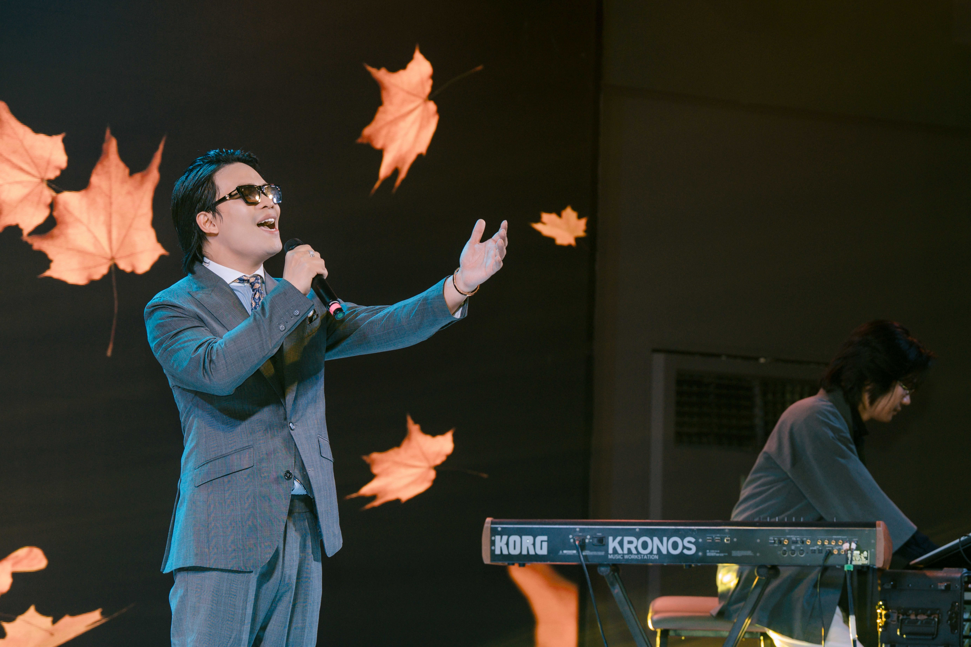 Giang Phố là dự án âm nhạc dài hơi thứ 2 của Dương Trường Giang, 10 năm kể từ album đầu tay