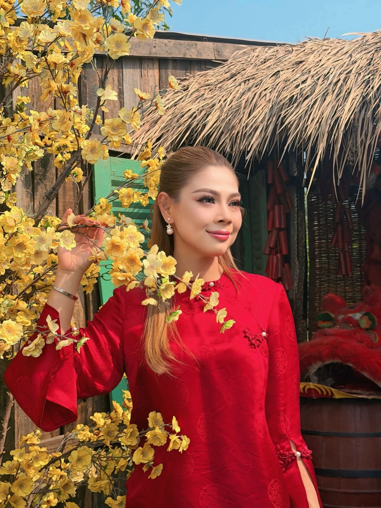 Không ít bình luận cho rằng âm nhạc của hai nghệ sĩ dường như vẫn dừng lại ở giai đoạn đầu những năm 2000 (Ảnh: FBNV)