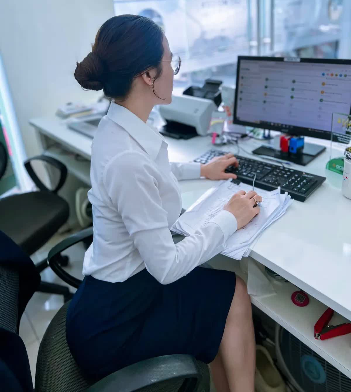 Áp lực công việc là điều không tránh khỏi, song ai cũng nỗ lực hết sức mình, ngoài lương thưởng thì còn là sự ghi nhận, được làm hết mình với công việc bản thân đam mê. 