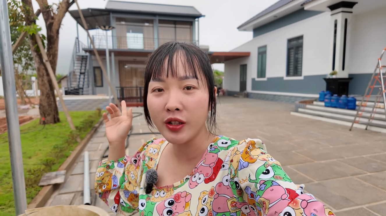 Hai căn nhà của vợ chồng Sang Vlog ở cùng trên mảnh đất