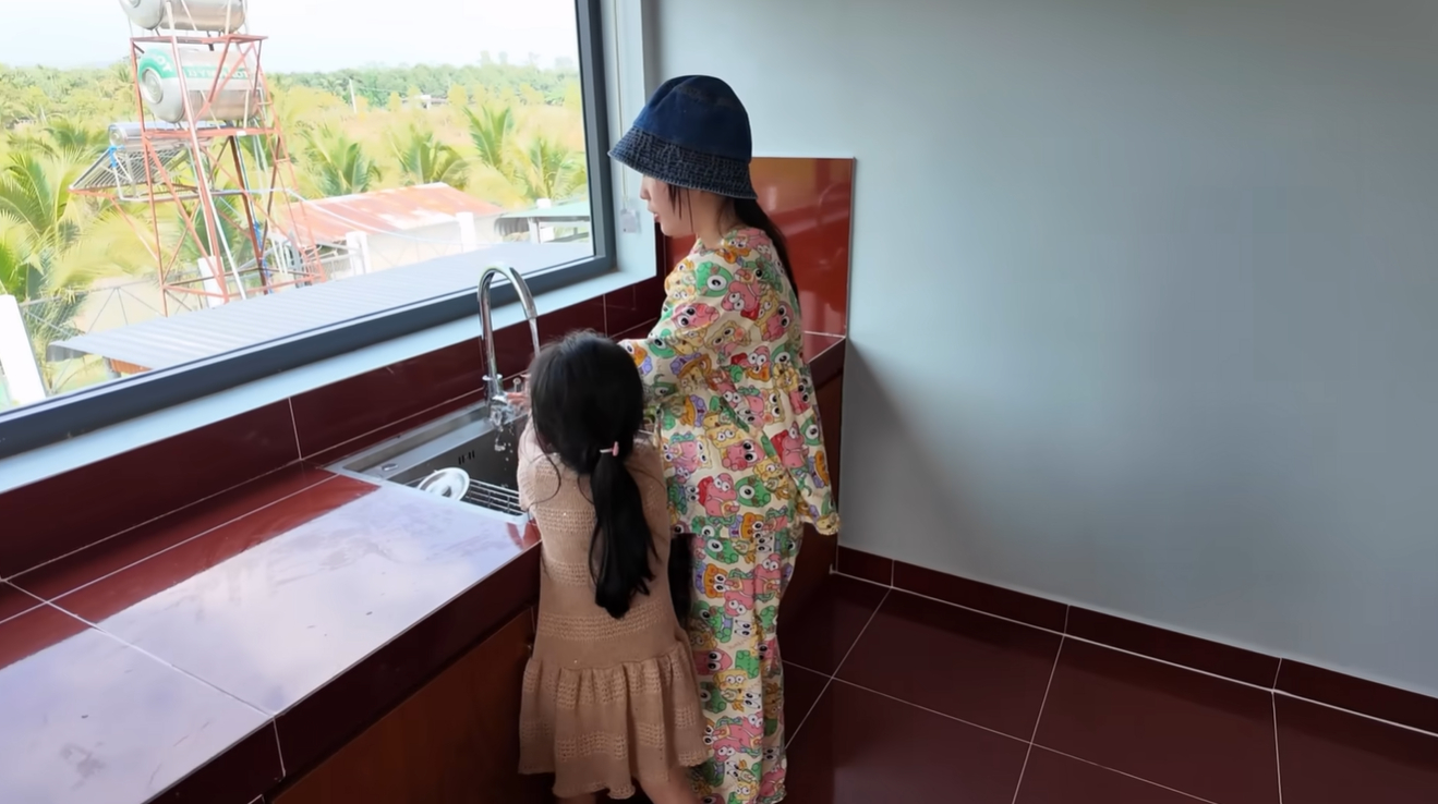 Căn nhà thứ 2 vừa hoàn thiện chủ yếu để nấu nướng, quay video