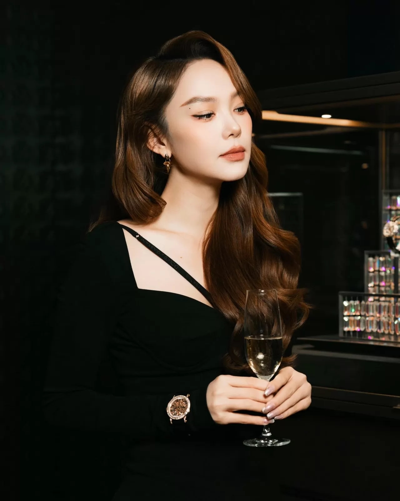 Mỹ nhân Việt là “sách giáo khoa thời trang” đầu tiên của Việt Nam: Visual đi trước thời đại, người đẹp cuốn giẻ cũng đẹp